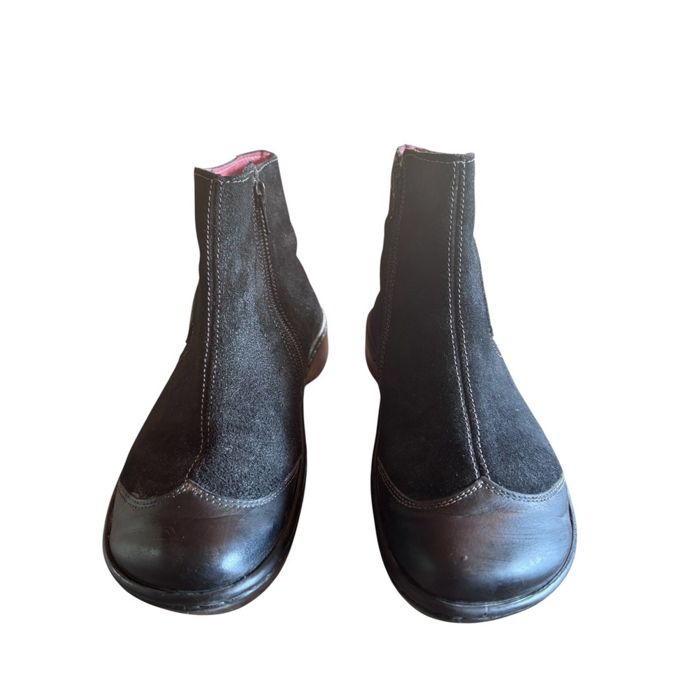 Naot Oyster Black Suede Ankle Boots Woman's SzEU37/6.5 Tonal Swirl Stitch Design